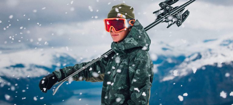 PLAN YOUR SKIING TRIP IN THE RIGHT CLOTHES