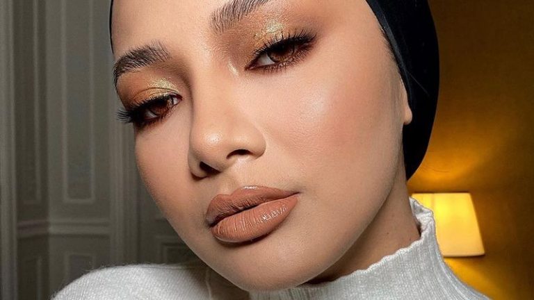 Enhance the Beauty of Your Lips and Eyes with Classic Lip and Eye Products