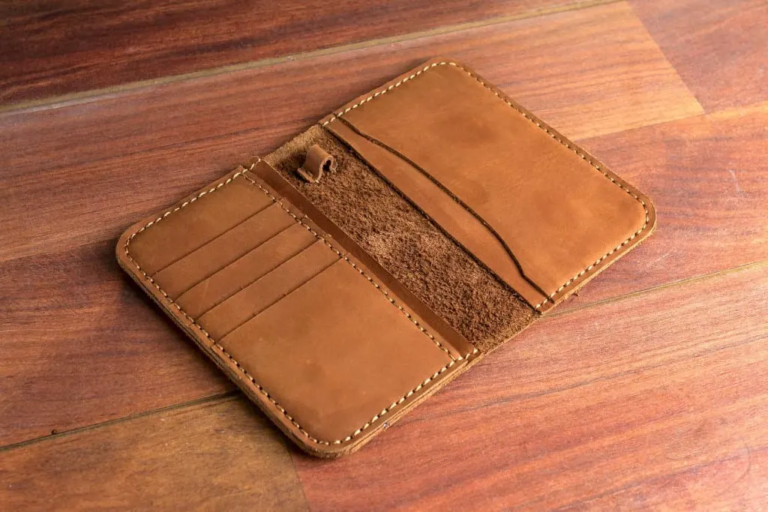 Tips for buying a cardholder