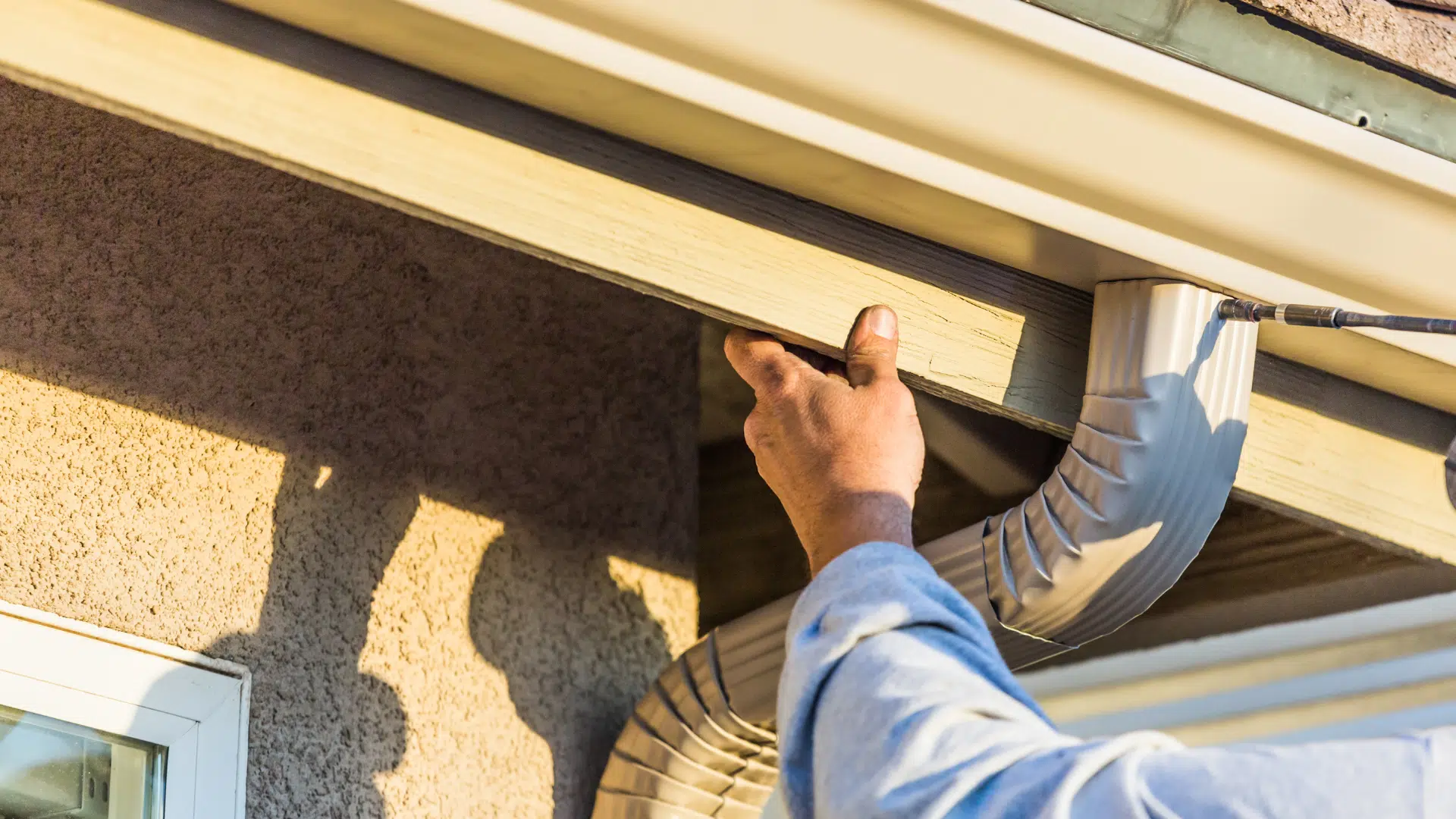 Effective Methods Expert Exterior Contractors Use for Gutter Replacement Across Michigan